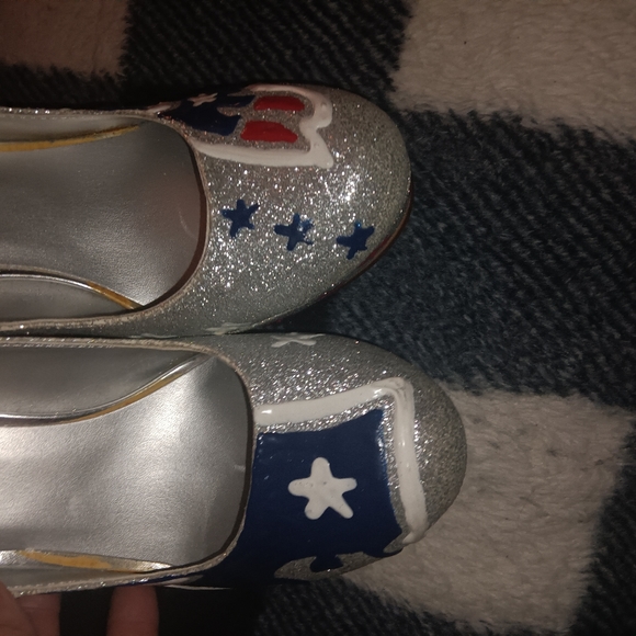 Glitter High Heels with Red and Blue Design - Picture 6 of 8